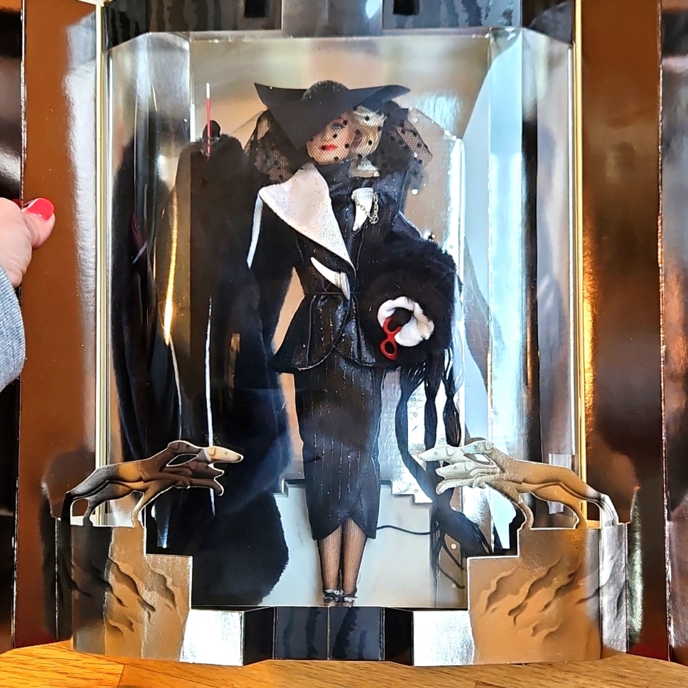 Cruella De Vil Barbie Doll from 101 Dalmatians Great Villans Collection 1996